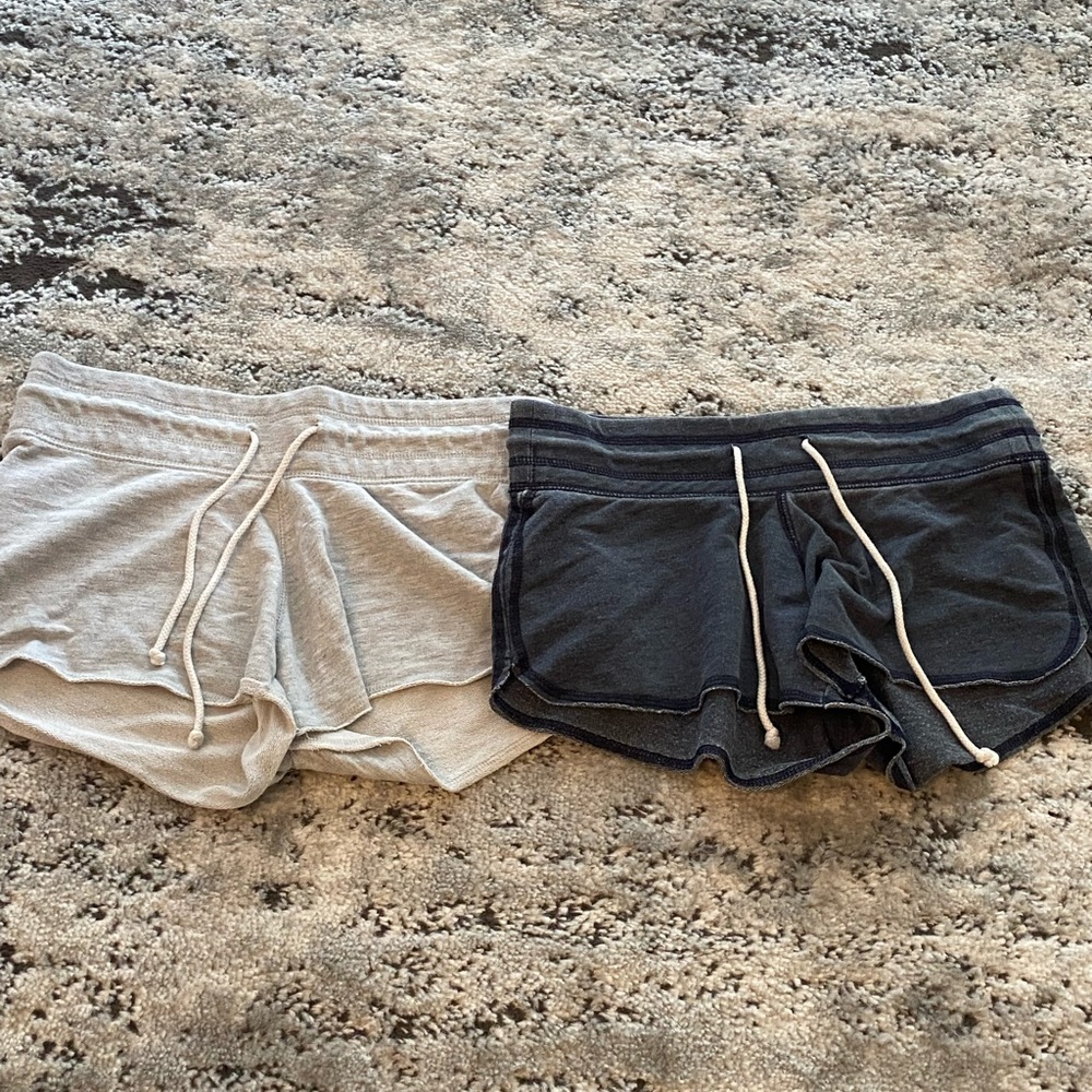 2 old navy shorts